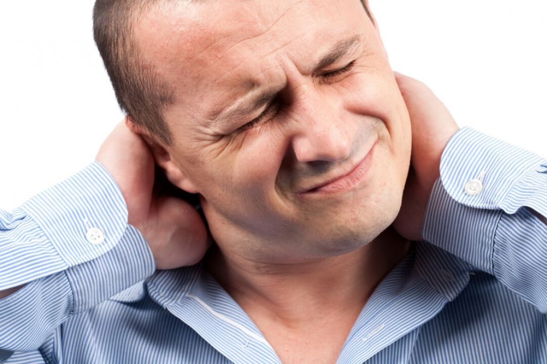 dolor de cuello en un hombre con osteocondrosis